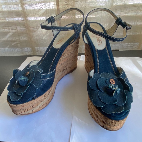 CHANEL Cork Wedge Espadrilles size 37.5-7.5 Italy Denim platforms ankle strap